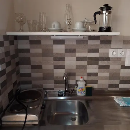 Athina Apartment *